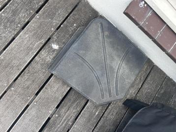 Zware stenen parasolvoet (4 stenen) beschikbaar voor biedingen