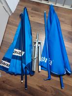 2x Bavaria parasol met 1 orginele ijzeren Bavaria voet, Zo goed als nieuw, Ophalen