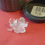 Swarovski babyslakjes op blad, Verzamelen, Swarovski, Ophalen, Zo goed als nieuw, Figuurtje