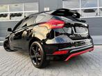 Ford Focus 1.5 ST-Line *XENON*150PK*NAVI*RED ON BLACK, Auto's, Stof, 4 cilinders, 150 pk, Zwart