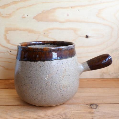 Grote aardewerk steelpan voor soep of saus, Huis en Inrichting, Keuken | Servies, Zo goed als nieuw, Overige stijlen, Aardewerk