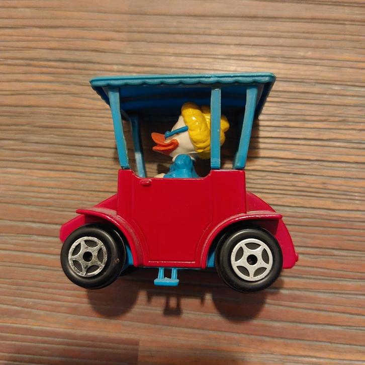 Vintage Speelgoedauto met oma duck, Verzamelen, Disney, Gebruikt, Beeldje of Figuurtje, Ophalen of Verzenden