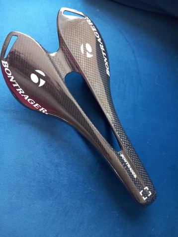 BONTRAGER ZADEL GEW 110 GR KOOLSTOFVEZEL L 268 MM BR 140 MM beschikbaar voor biedingen