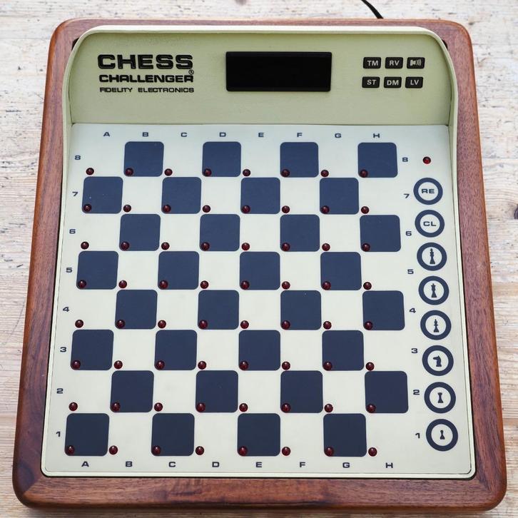 Fidelity Voice Sensory Chess Challenger, Hobby en Vrije tijd, Gezelschapsspellen | Bordspellen, Zo goed als nieuw, Een of twee spelers