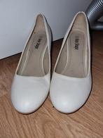 Witte New Shape pumps, maat 39, amper gedragen., Ophalen of Verzenden, Wit, Zo goed als nieuw, New shape