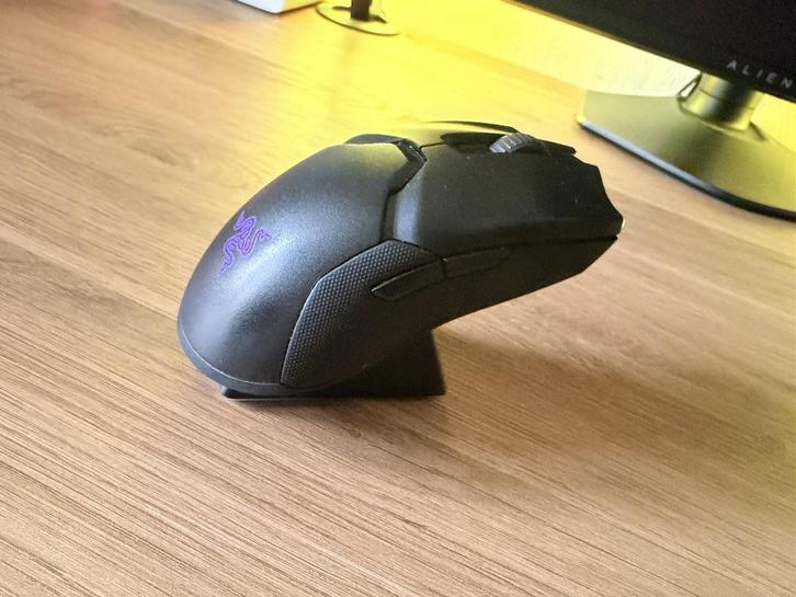 Razer Viper Ultimate –  Met Charging Dock, Computers en Software, Muizen, Gebruikt, Muis, Rechtshandig, Draadloos, Ergonomisch