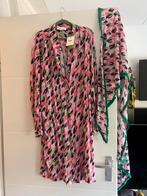 Pom dress en shawl mt 44 NIEUW, Ophalen of Verzenden, Zo goed als nieuw, Maat 42/44 (L), Onder de knie