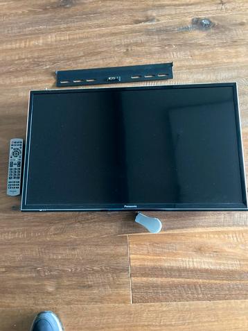 Panasonic 32" LED TV (TX-32FST606) - Nieuwstaat + Muurbeugel beschikbaar voor biedingen