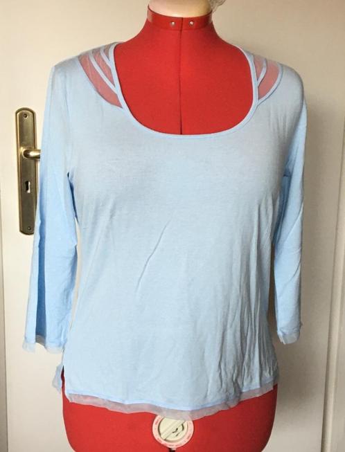 Vintage Laura Ashley baby blauw viscose mix top maat 42/44, Kleding | Dames, Tops, Zo goed als nieuw, Maat 42/44 (L), Blauw, Korte mouw
