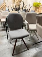 Grijze stoel eiken poten, Huis en Inrichting, Stoelen, Ophalen, Zwart, Leer, Zo goed als nieuw