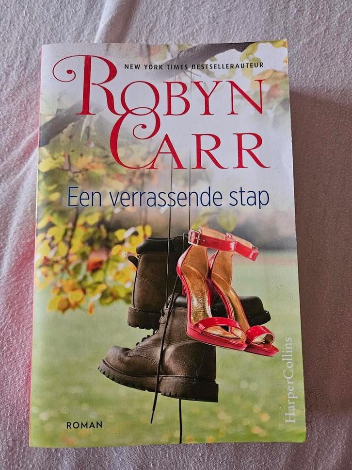 Een Verrassende Stap - Robyn Carr, Boeken, Romans, Gelezen, Nederland, Ophalen of Verzenden