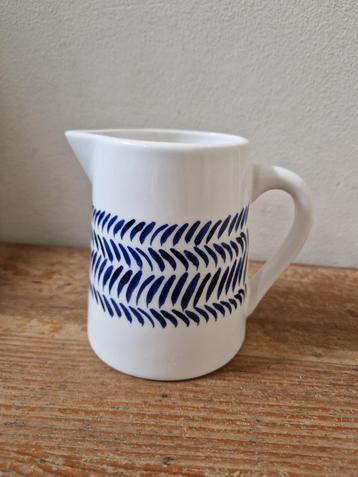 Water/melk/ sap kan wit met donkerblauw. 0,5 L Ook voor deco beschikbaar voor biedingen