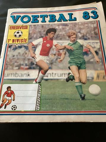 Panini Voetbal '83 Album. Er mist 1 plaatje beschikbaar voor biedingen