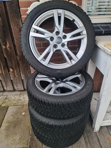 Knappe set Audi velgen.  beschikbaar voor biedingen