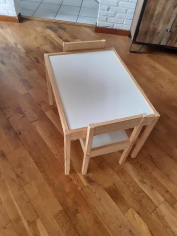 Ikea kinder tafeltje met 2 stoeltjes beschikbaar voor biedingen