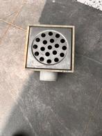 Regenafvoer putje voor in de vloer., Doe-het-zelf en Verbouw, Buizen en Afvoer, Ophalen of Verzenden, Zo goed als nieuw, Minder dan 2 meter