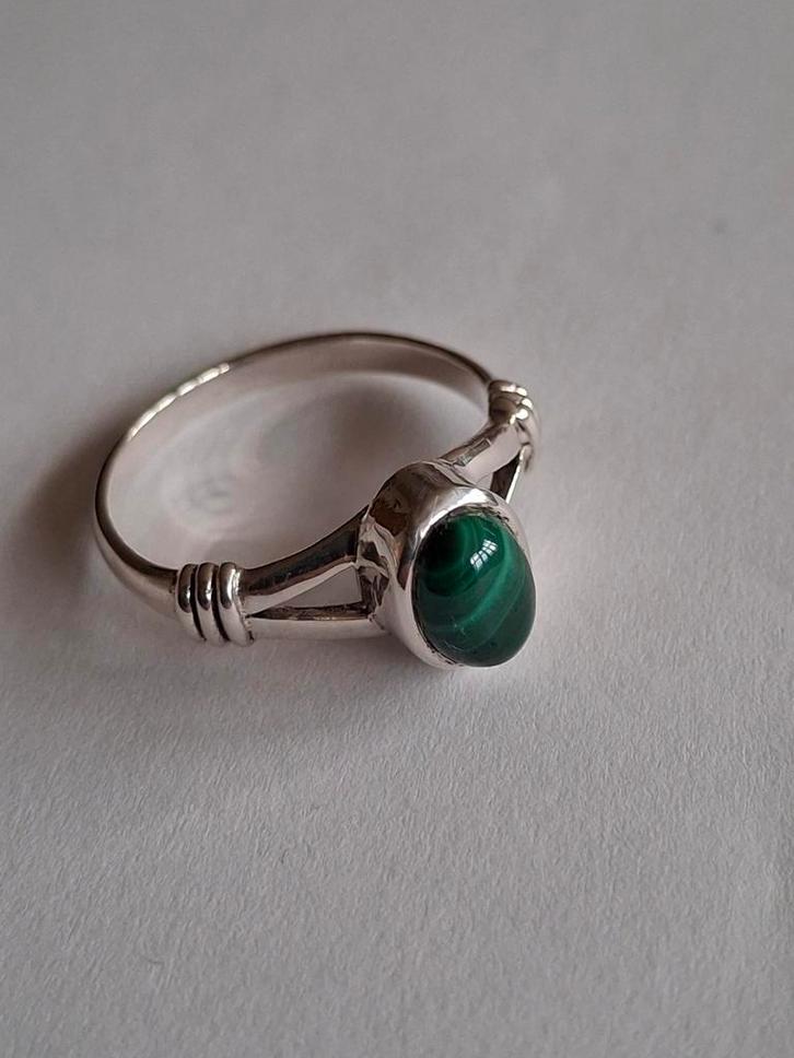 Zilveren(925)ring met Malachiet, Sieraden, Tassen en Uiterlijk, Ringen, Zo goed als nieuw, Dame, 18 tot 19, Zilver, Zilver, Met edelsteen