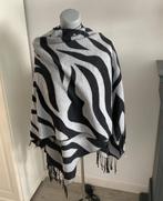 Pieces omslagdoek grijs/zwart, Kleding | Dames, Ophalen of Verzenden, Zo goed als nieuw, Maat 46/48 (XL) of groter, Sjaal