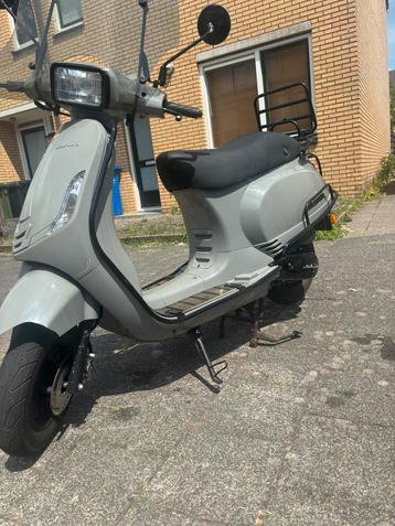 La Souris scooter beschikbaar voor biedingen