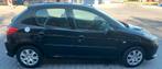 Peugeot 206+ 1.4 5D 2009 Zwart, Auto's, Peugeot, Voorwielaandrijving, 206+, Stof, 4 cilinders