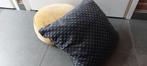 2 decoratieve kussens, Huis en Inrichting, Woonaccessoires | Kussens, Ophalen of Verzenden, Zo goed als nieuw, Grijs, Vierkant