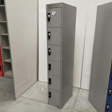 6-deurs Overtoom lockerkast - 180x30x50 cm beschikbaar voor biedingen