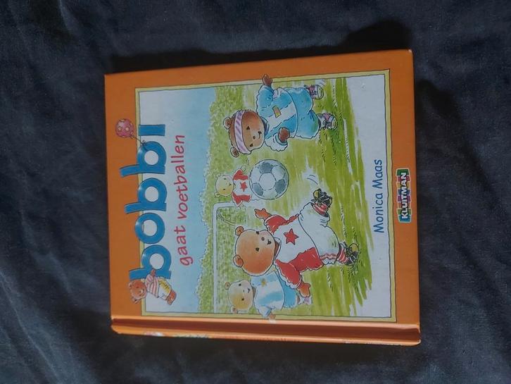Monica Maas - Bobbi gaat voetballen, Boeken, Kinderboeken | Baby's en Peuters, Zo goed als nieuw, Ophalen of Verzenden