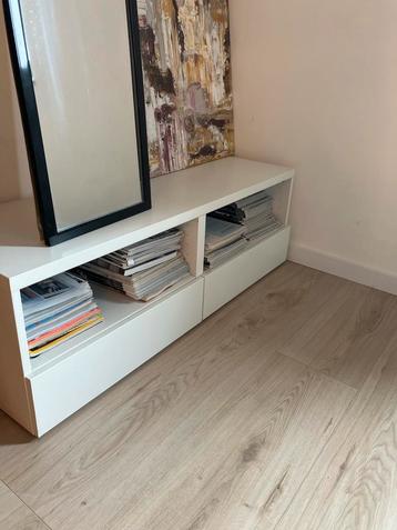Wit Tv kastje IKEA beschikbaar voor biedingen