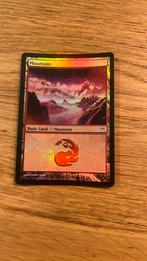 Mountain, Foil, Ophalen of Verzenden, Zo goed als nieuw, Losse kaart, Foil