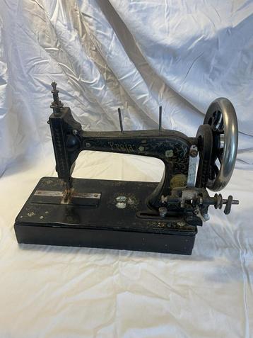 Antieke naaimachine Husqvarna “Freja” (ca. 1890–1910) beschikbaar voor biedingen