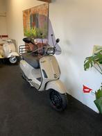 Vespa Sprint 50 4T // 2018 // Desert Sand // Brom 45 KM, Ophalen, Overige modellen, Zo goed als nieuw, Benzine