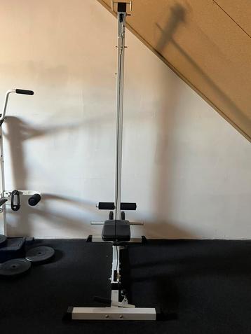 Lat pulley + multifunctioneel bankje  beschikbaar voor biedingen