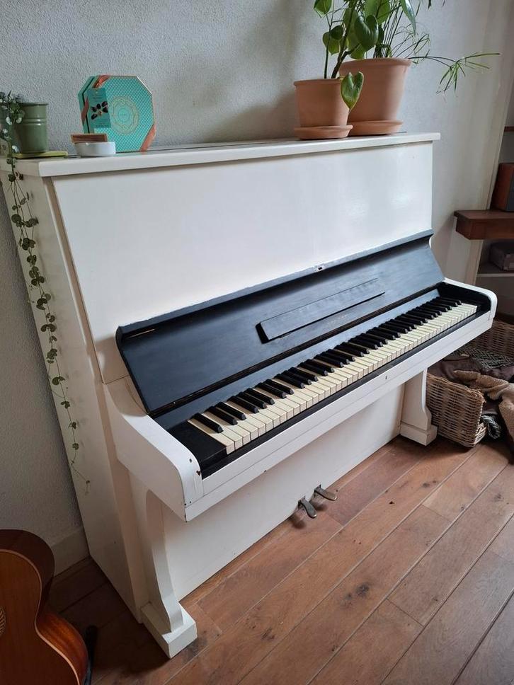 Gratis Julius Pfaffe piano, Muziek en Instrumenten, Piano's, Gebruikt, Piano, Wit, Ophalen