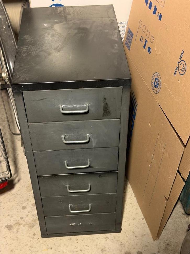 Meerladekast 6 laden ( A4 kast ) Metaal kast ( Oud ) €5, Huis en Inrichting, Kasten | Ladekasten, Gebruikt, Minder dan 100 cm