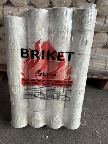Pallet Briketten 5 kg zakken isowood 192 zakken , 960 kilo beschikbaar voor biedingen