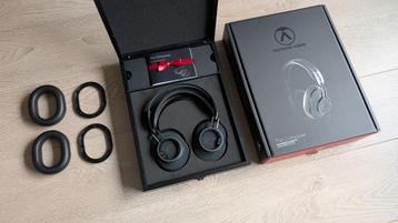 Austrian Audio The Composer met Extra Earpads en Spacers beschikbaar voor biedingen