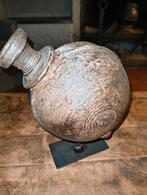 Antieke Aardewerk Vaas op Standaard, Gebruikt, Overige kleuren, Aardewerk of Porselein, Ophalen of Verzenden