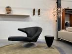 Nieuwstaat Leolux Parabolica Fauteuil zwart leer Stoel, Huis en Inrichting, Fauteuils, Leolux, Nieuw, Ophalen of Verzenden, 50 tot 75 cm