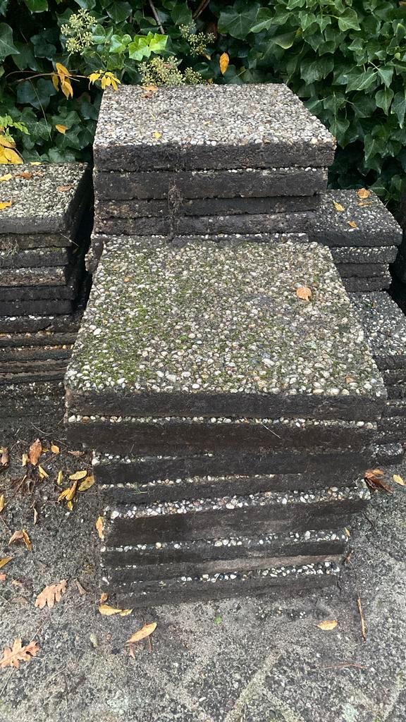 Gratis grinttegels, Tuin en Terras, Tegels en Klinkers, Gebruikt, Terrastegels, Beton, Ophalen