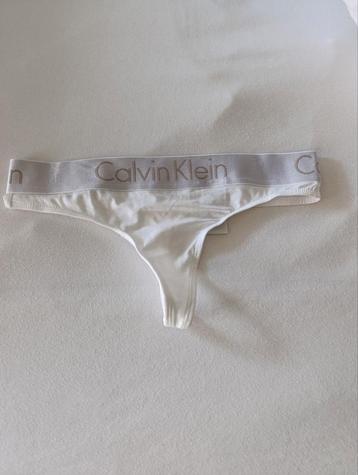 Dames Calvin Klein string wit maat S beschikbaar voor biedingen