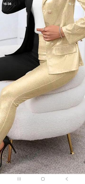 Goudkleurig pak met blazer en broek - Maat XL beschikbaar voor biedingen