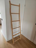 Leuke decoratieve houten trap, Ophalen, Zo goed als nieuw