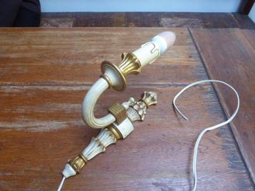 Mooi Venetiaans houten wandlampje met 1 lichtpunt beschikbaar voor biedingen