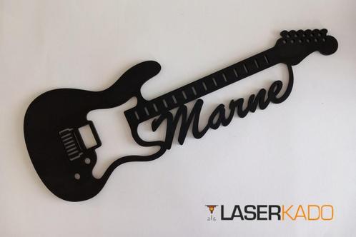 Lasergesneden elektrische gitaar Gepersonaliseerd met naam, Antiek en Kunst, Kunst | Beelden en Houtsnijwerken, Ophalen of Verzenden
