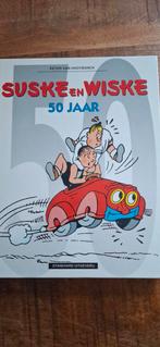 Suske en Wiske 50 Jaar - Peter van Hooydonck, Eén stripboek, Ophalen of Verzenden, Zo goed als nieuw, Peter van Hooydonck