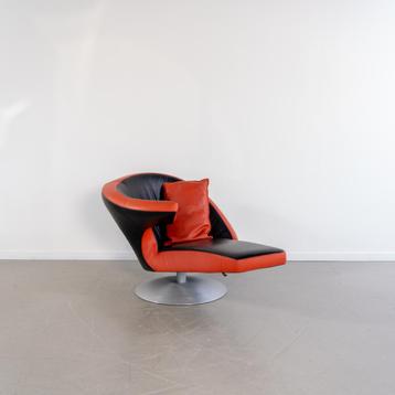 1x Leolux Parabolica Fauteuil Oranje/Zwart Leer - Aluminium beschikbaar voor biedingen