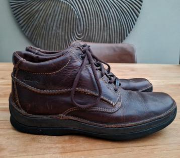 Zeer nette veterschoen Clarks, maat 43 beschikbaar voor biedingen