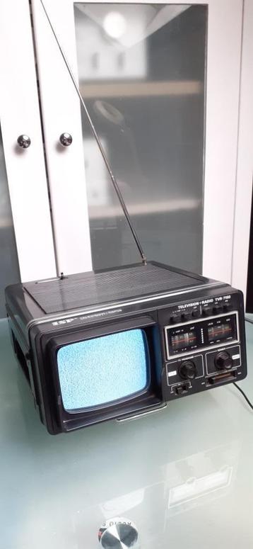 vintage tv-radio TVR7150  beschikbaar voor biedingen