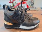 Louis Vuitton Run Away Sneakers, Ophalen of Verzenden, Gedragen