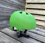 Mooie groene stuntstep helm, Ophalen of Verzenden, Zo goed als nieuw